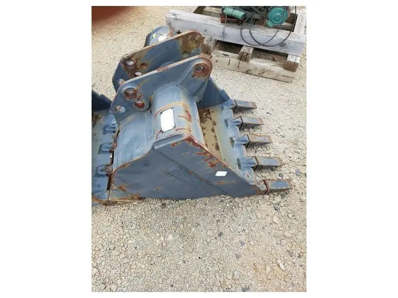 KOMATSU