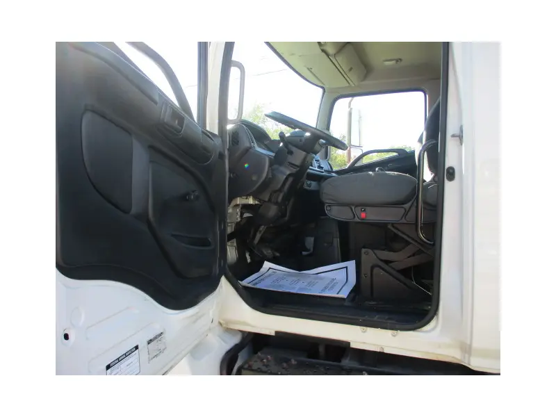 2014 HINO 338