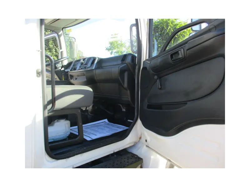 2014 HINO 338