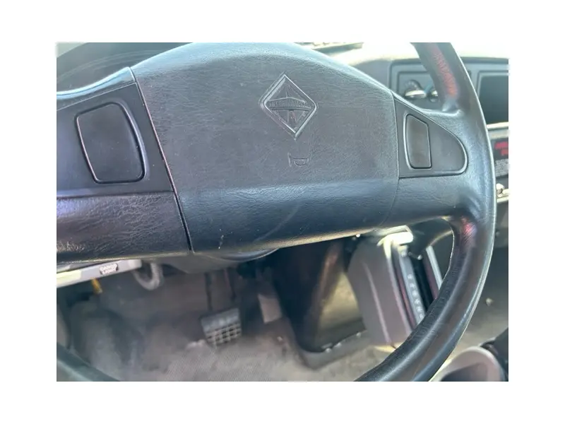 2004 INTERNATIONAL 4300