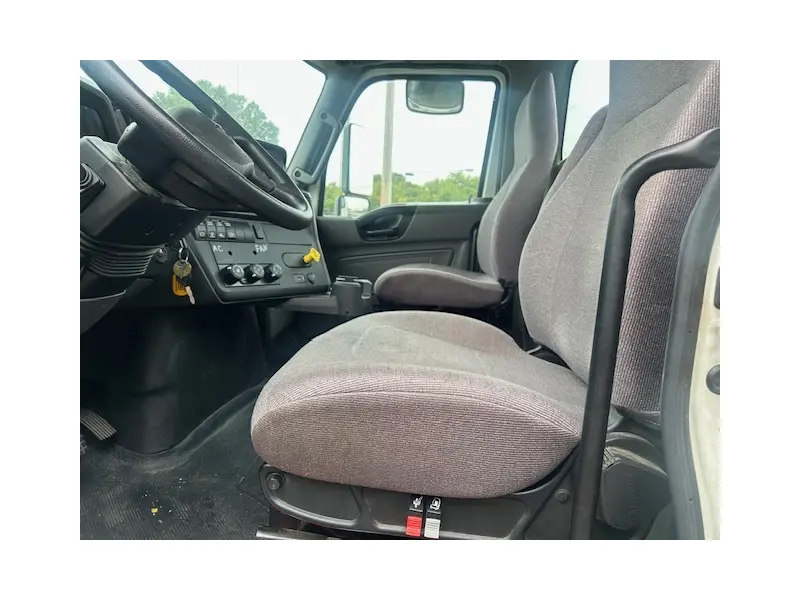 2021 INTERNATIONAL MV607