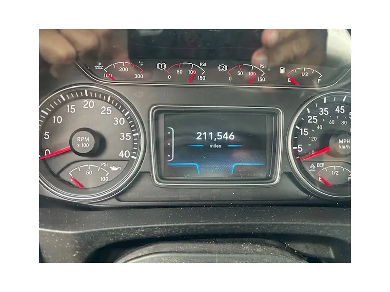 2021 INTERNATIONAL MV607