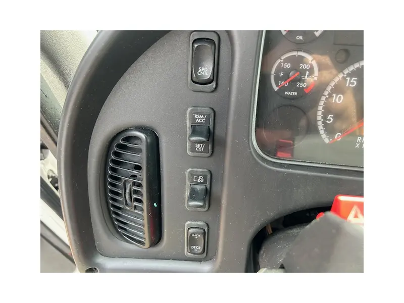 2018 FREIGHTLINER BUSINESS CLASS M2