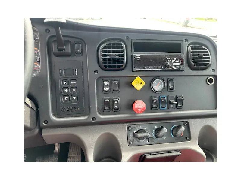 2018 FREIGHTLINER BUSINESS CLASS M2